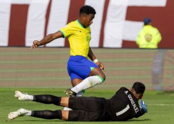Brasil joga mal, perde do Paraguai e se complica no Torneio Pré-Olímpico