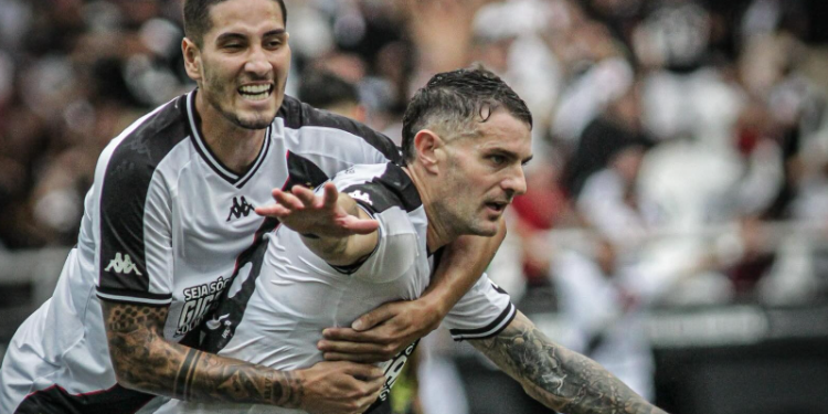 Vasco vence Botafogo de virada