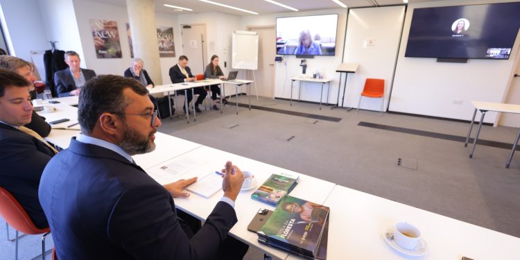 Em Londres, Wilson Lima busca parceria para investimentos em projetos sustentáveis no AM