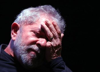Pedido de impeachment de Lula ultrapassa Dilma e bate recorde de assinaturas