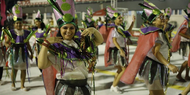Escolas de Samba do Grupo Especial disputam o título neste sábado