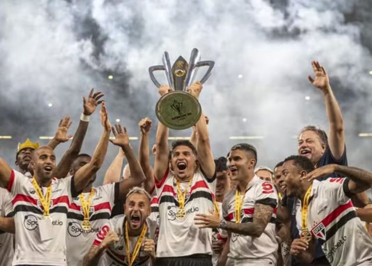 São Paulo tem todos os títulos possíveis e completa coleção de troféus