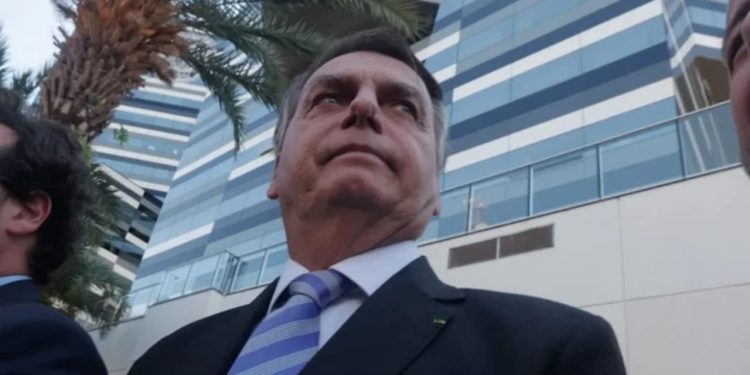 Em depoimento, PF perguntou a Bolsonaro se ele é "cis"