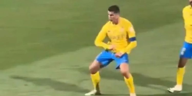 Cristiano Ronaldo é suspenso por gesto obsceno
