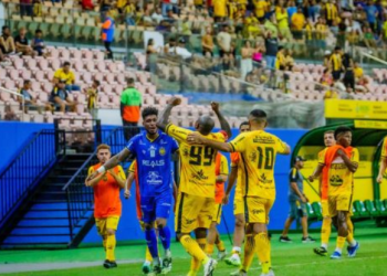 Amazonas goleia o Capital por 4 a 1 e garante vaga nas quartas de final da Copa Verde