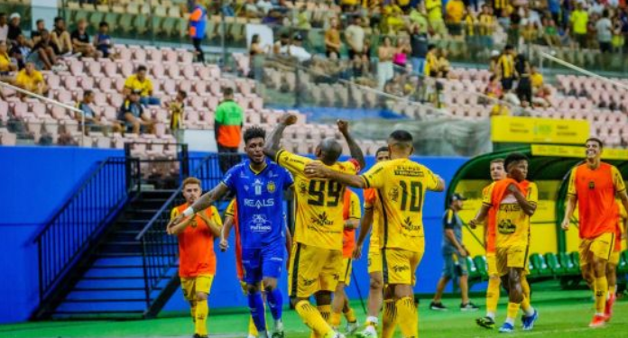 Amazonas goleia o Capital por 4 a 1 e garante vaga nas quartas de final da Copa Verde