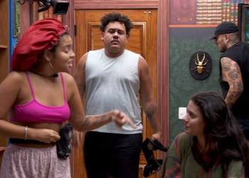 Casa é surpreendida com ‘Infiel’ no toque de despertar