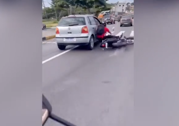 REVOLTA NA WEB – Motociclista é arrastado por motorista na AV. das Torres
