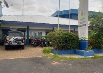 MÁ INFLUÊNCIA- Porteiro é preso vendendo drogas para alunos dentro de escola no AM