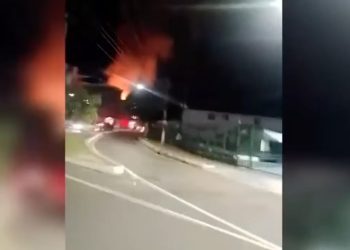 CORRERIA | Incêndio destrói loja no Centro de Manaus