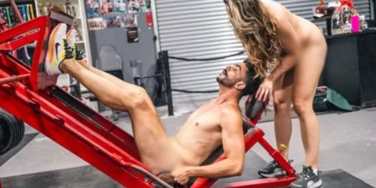 Influenciadores afirmam que perderam 25 kg após passarem a malhar nus