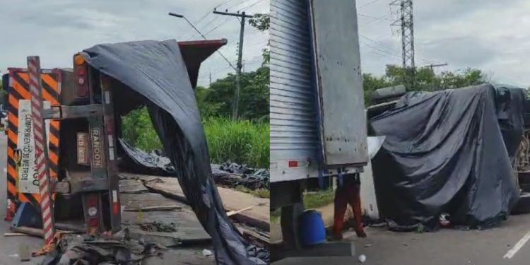 Carreta que transportava carga de MDF tomba na Avenida Buriti