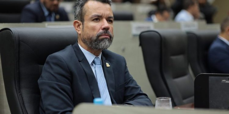 TRE-AM cassa mandato do vereador Antônio Peixoto