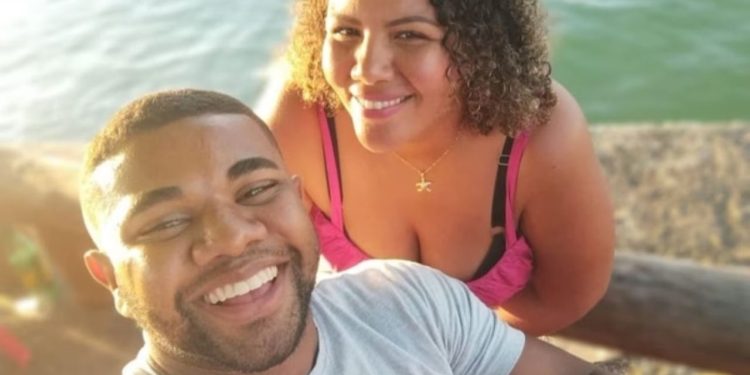 Davi é criticado após chamar esposa de namorada: “agora que ficou milionário, né?”