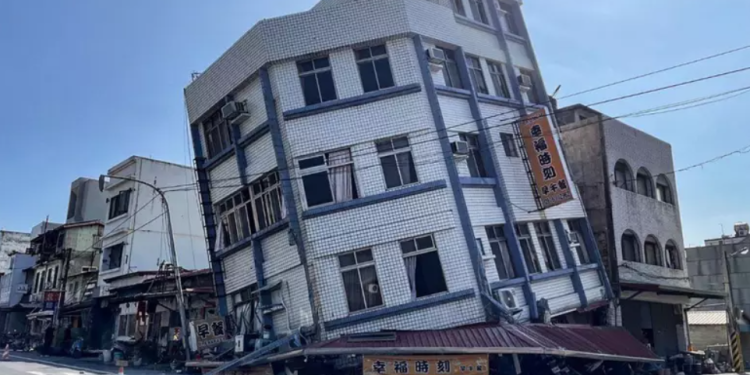 Terremoto em Taiwan deixa mortos e mais de 800 feridos