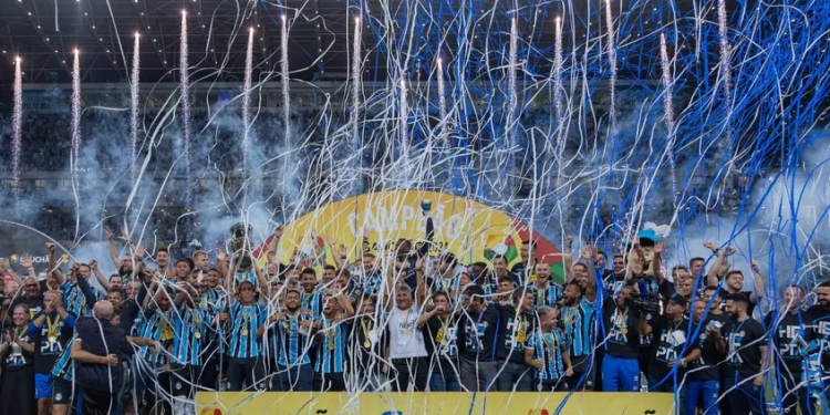 Heptacampeão. O Grêmio venceu o Juventude de virada, por 3 a 1, no final da tarde deste sábado (6), e. Grêmio vence