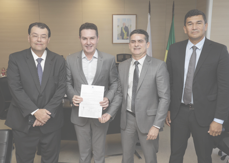 Com articulação de Eduardo Braga, Manaus garante mais 1.056 casas para vítimas de calamidades na Comunidade Pingo D´Água