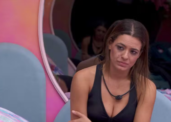 Beatriz diz que vai ao Confessionário caso Davi insista em conversar com ela