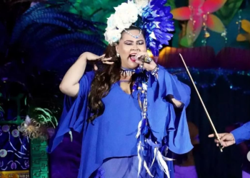Mara Lima, cantora do boi Caprichoso, é agredida por religioso