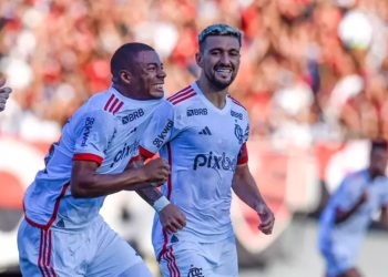 Flamengo vence Atlético-GO e estreia com vitória no Brasileiro