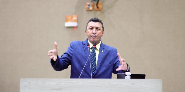 Vereador Sassá crítica descaso da Amazonas Energia com a cidade de Manaus e promete acionar MP