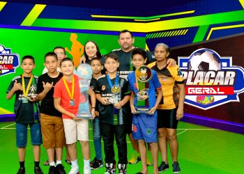 Comissão técnica escolinha do Giralu e equipe Inter Academy no Placar Geral