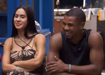 Davi Brito e Isabelle Nogueira voltaram a trocar farpas na casa do BBB 24. A sister não gostou de ter sido. BBB 24