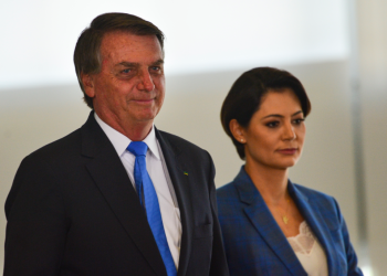 Jair e Michelle Bolsonaro estão vindo à Manaus, diz Menezes