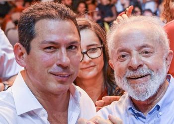 Menezão com projeto próprio e se desconstruindo, Alberto Neto incipiente e buscando tração como (in). A esquerda