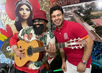 Luciano Araújo na quarta da toada com Mundico Perna Curta 