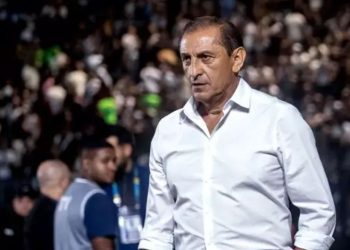 Técnico do Vasco pede demissão após derrota por goleada