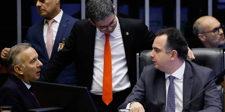 Em mais um fracasso da articulação política do governo, o Congresso Nacional aplicou nesta terça-feira. Congresso impõe