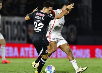 O técnico Tite tentou, mudou a escalação mas acabou saindo de campo mais uma vez vaiado. Foi depois do. Saiba como
