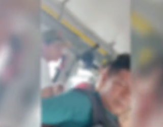 AGORA – Homem é preso após passar a mão em criança dentro da linha 321