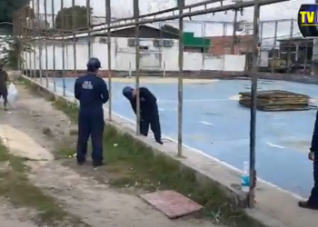 Prefeito assina ordem de serviço para reforma de praça de alimentação e área esportiva no Armando