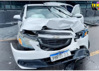 Passageiro fica gravemente ferido após acidente entre dois carros no Vieralves em Manaus