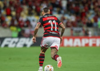 Flamengo goleia o Bolívar e volta à zona de classificação