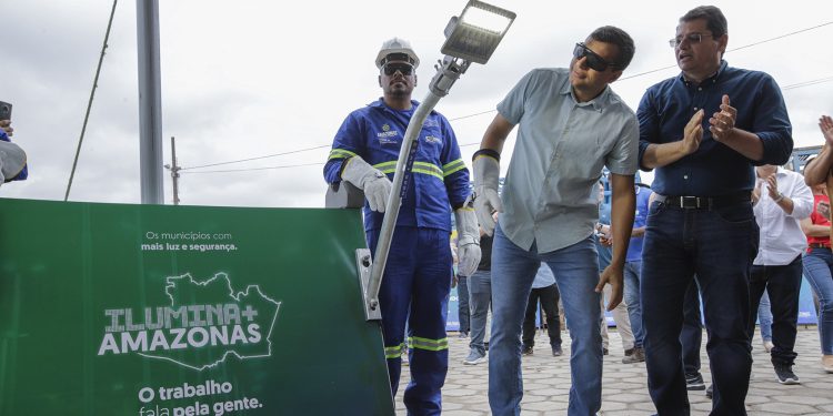 Ilumina+ Amazonas completa dois anos com transformações na iluminação pública no interior