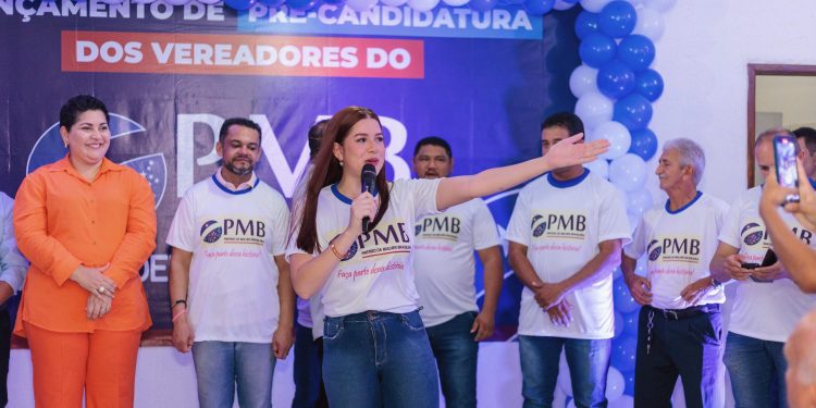 No último sábado, Thayná Costa faz discurso emocionante no lançamento de pré-candidatura a vereadora pelo PMB