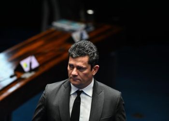 Em julgamento até então considerado imprevisível por especialistas, o Tribunal Superior Eleitoral (TSE). TSE rejeita