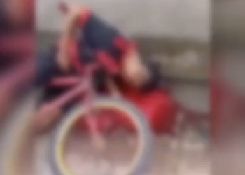 Um jovem de 19 anos, que não teve o nome divulgado, sofreu uma tentativa de homicídio, na tarde de sexta. Vídeo: