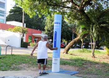 Em uma iniciativa para aliviar a sensação de calor e favorecer a prática de esporte e lazer pela população. Totens