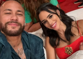Neymar Jr. 32, e Bruna Biancardi, 30, estão passando o Dia dos Namorados juntos um ano após a polêmica. Neymar passa
