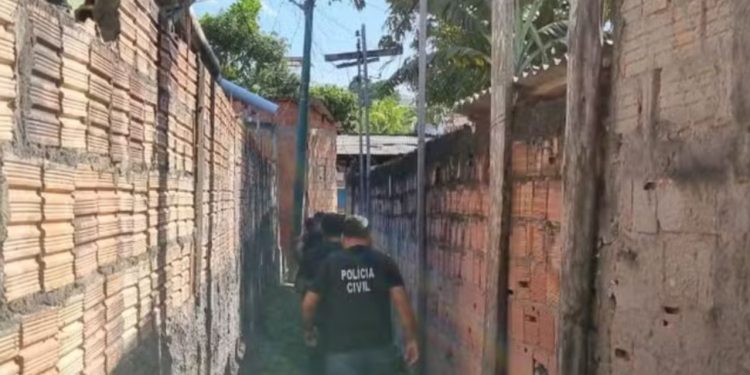 Uma mulher de 38 anos foi presa por prostituir suas filhas adolescentes de 14 e 15 anos. As investigações. Mãe obrigava