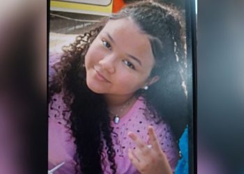 A Polícia Civil do Amazonas (PC-AM), por meio da Delegacia Especializada em Ordem Política e Social. Jovem