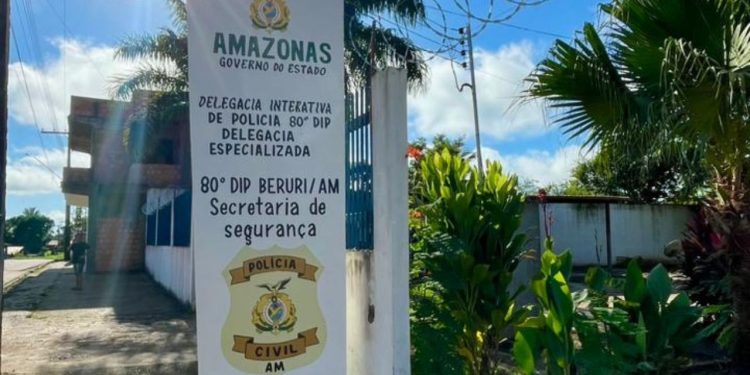 Um homem de 43 anos foi preso na quinta-feira (20), por tentativa de feminicídio majorada contra a ex. Preso