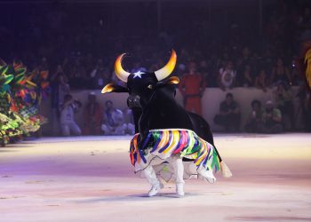 Na abertura do 57º Festival de Parintins, nesta sexta-feira (28/06), o Boi Caprichoso, com o tema. Boi Caprichoso