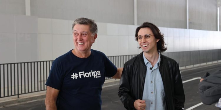 O deputado federal Amom Mandel (Cidadania) está realizando um circuito de viagens pelas principais prefeituras. Amom