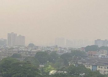 Na última sexta-feira, moradores das zonas Sul, Oeste e Leste de Manaus, amanheceram com as narinas. Fumaceiro.