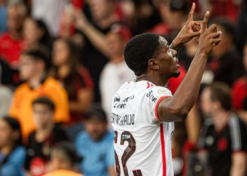 Pela 9ª rodada do Brasileirão, o Flamengo arrancou um empate heroico - e no último lance - por 1 a 1 Joia faz